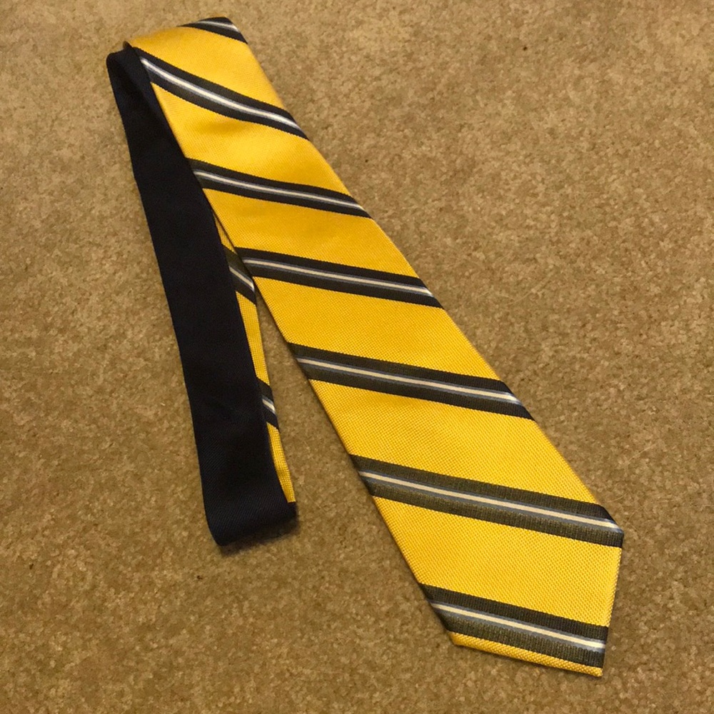 NWT 100% silk Tommy Hilfiger tie